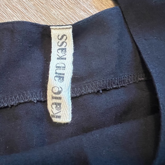 Kate and Kass black sleeveless top - Picture 3 of 5